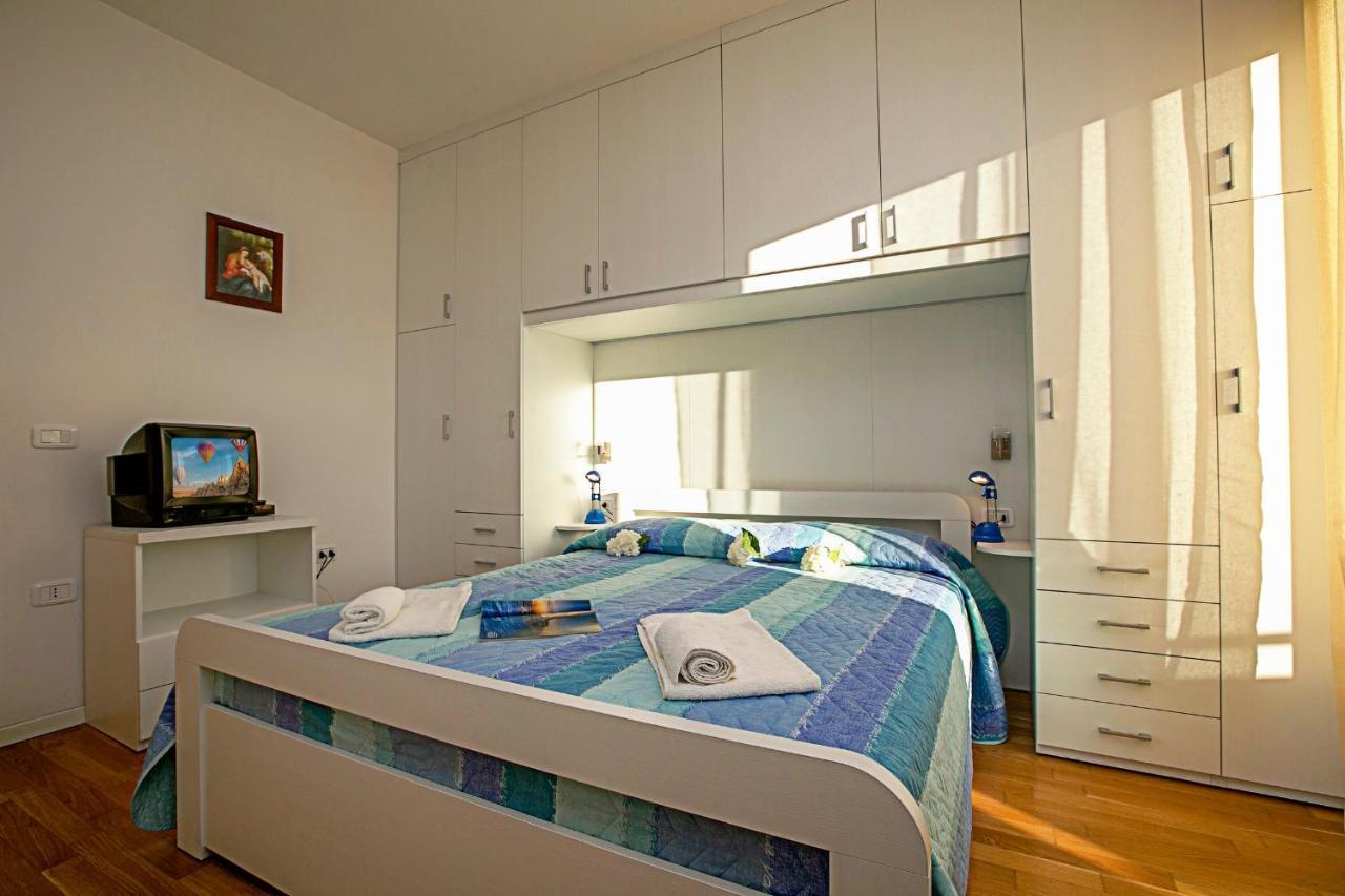 Torbole Relax, Pool & Balcony Apartment - Happy Rentals Torbole Sul Garda Ngoại thất bức ảnh